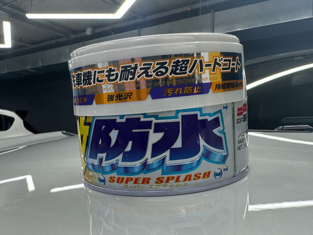 Автовіск Soft99 Super Splash — представник категорії захисні воски з гідрофобним ефектом.